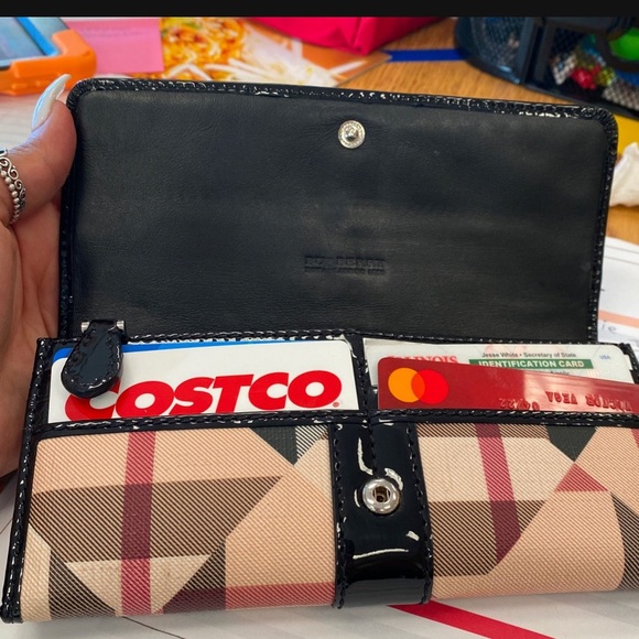 Authentic Burberry wallet no dust bag or box just the wallet - Picture 2 of 3